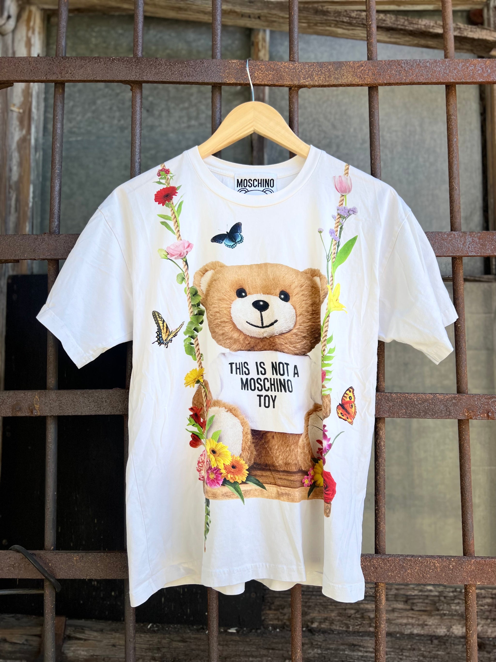 Moschino This is Not a Machine Toy Unisex Size Medium – Rumors