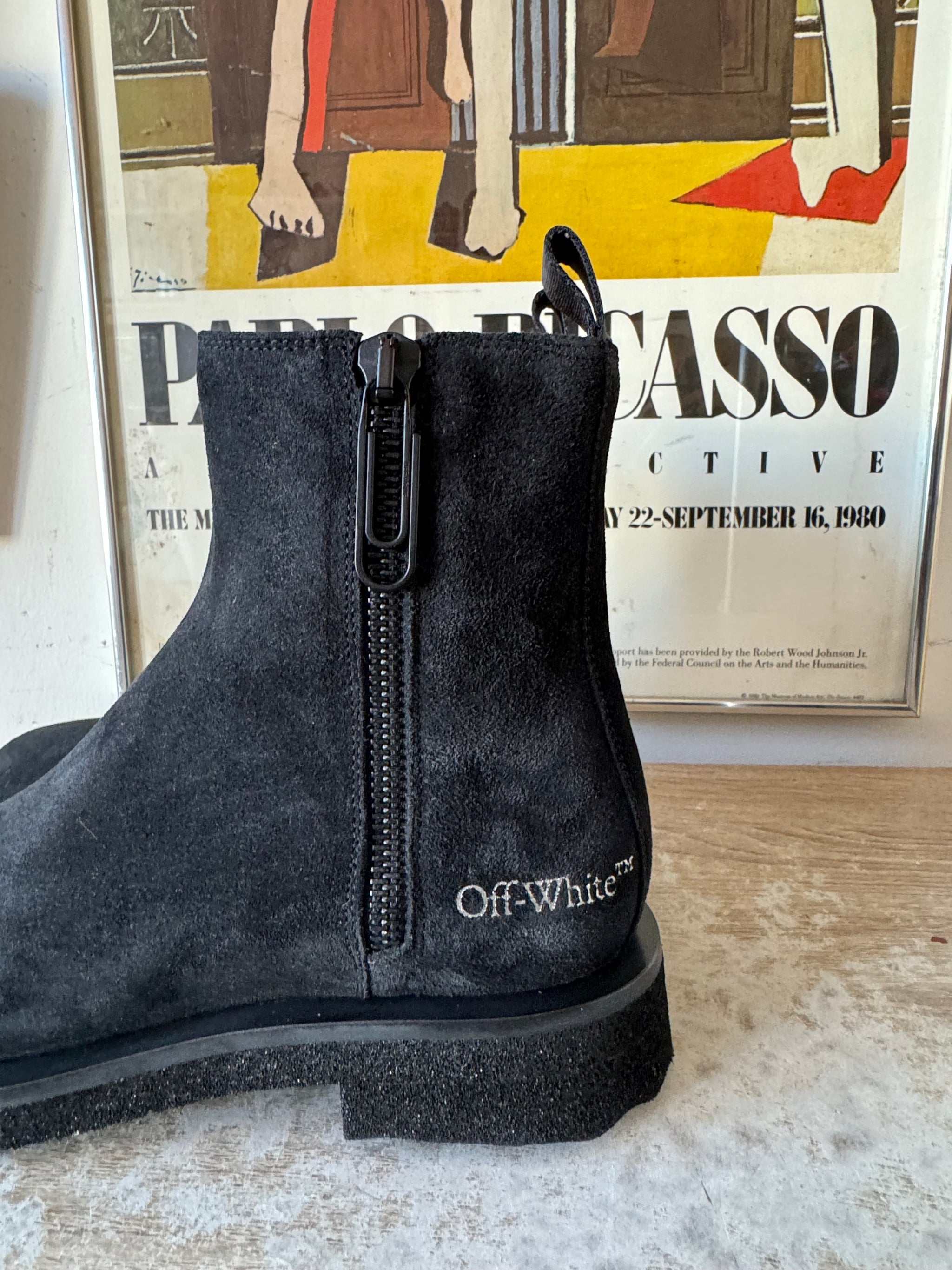 Off White Suede Chelsea Boots Mens US 10