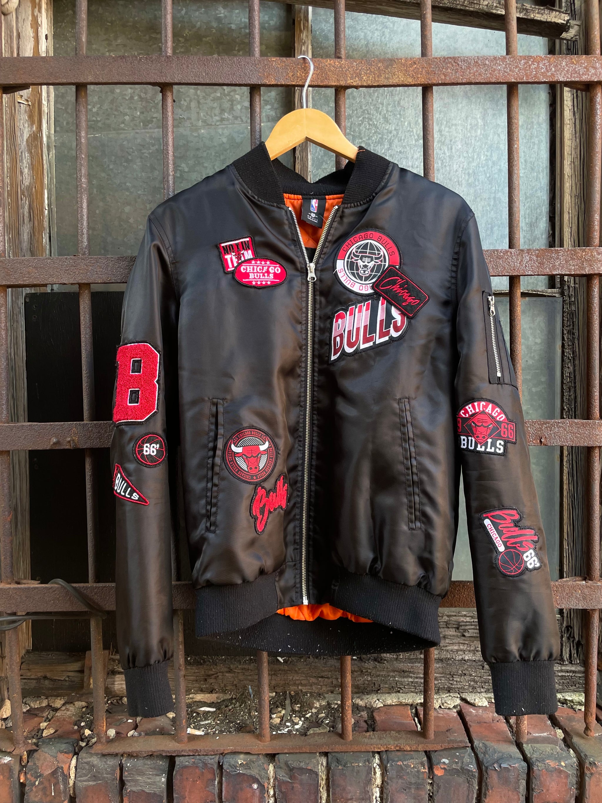 Chicago bulls black satin jacket online