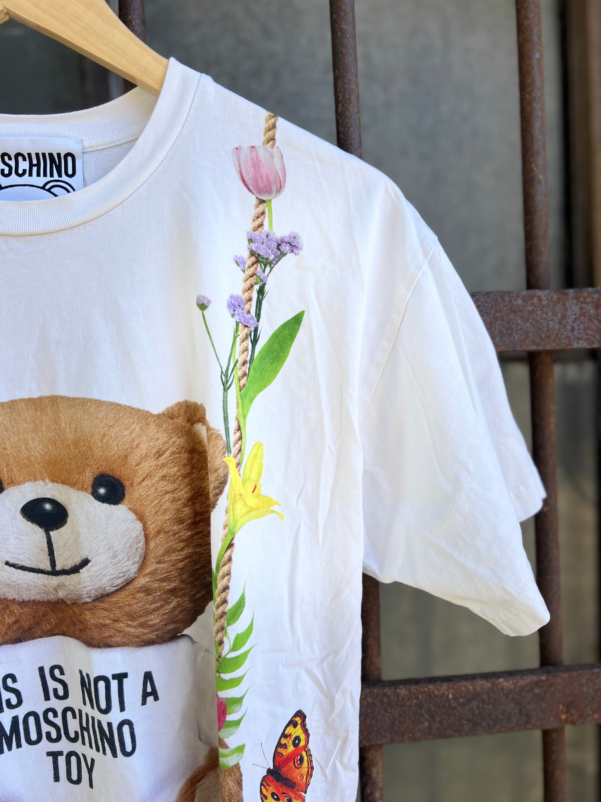 Moschino This is Not a Machine Toy Unisex Size Medium – Rumors