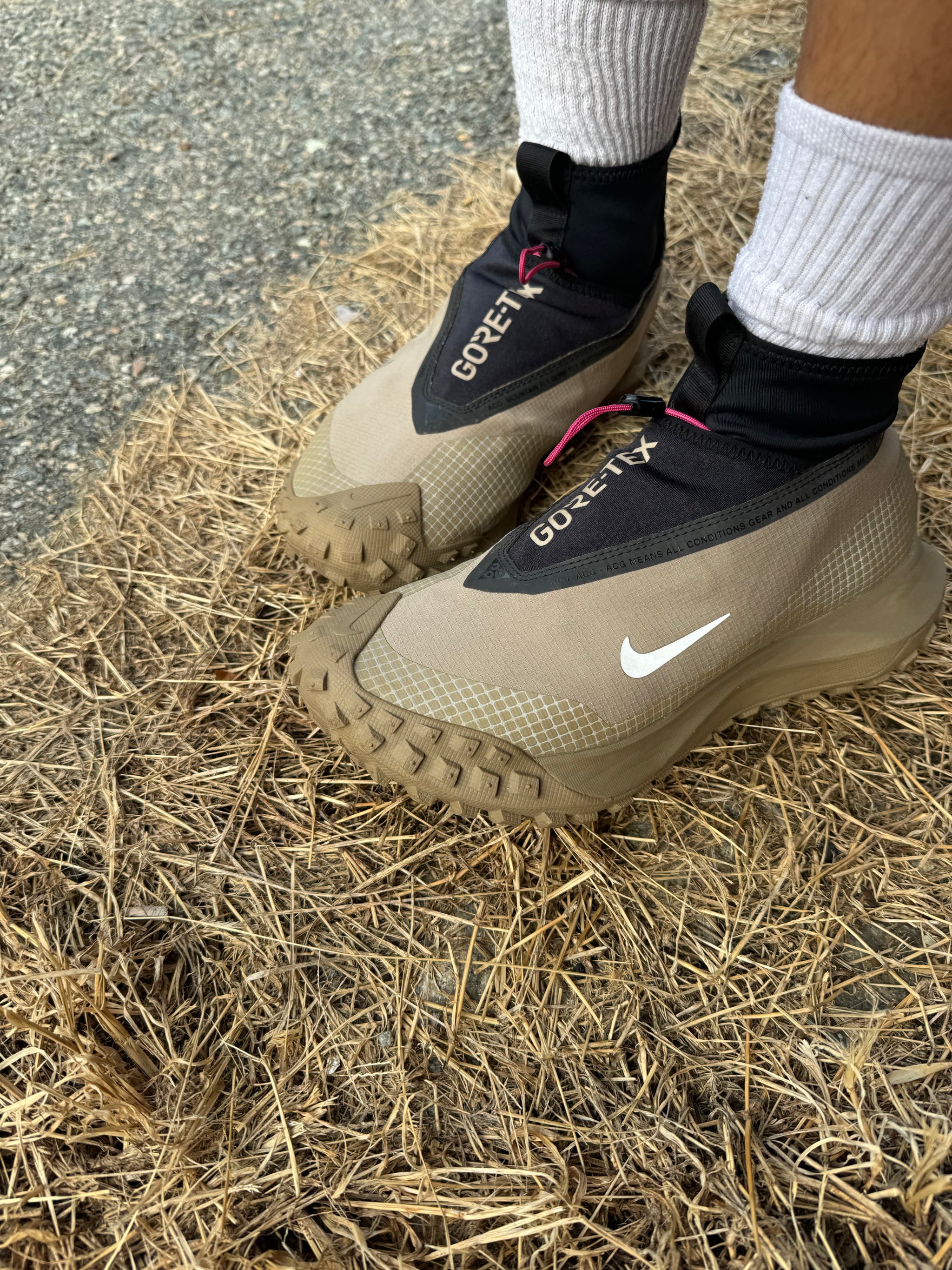 Nike ACG Fly Goretex Khaki Railframe Hiking Shoes Size Mens 8